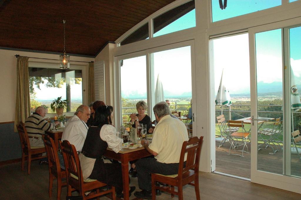 Hotel Zur Schonen Aussicht 펠드키르첸-웨스테르함 외부 사진