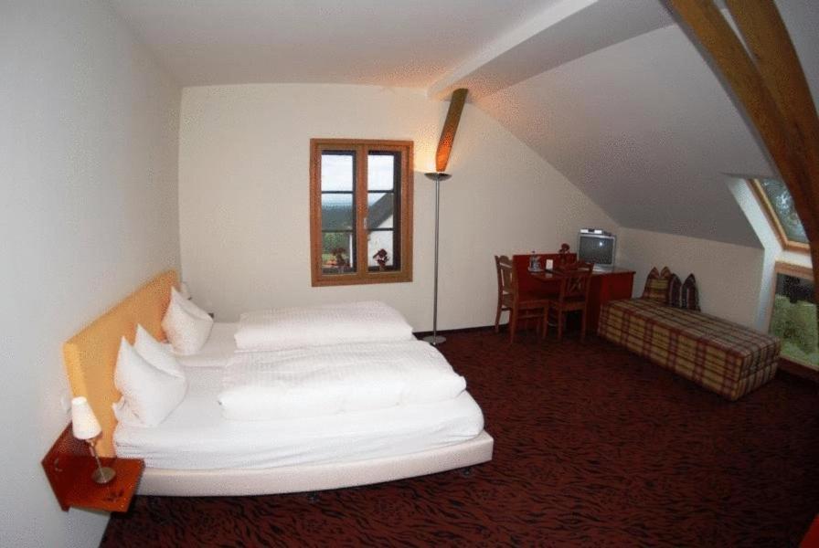 Hotel Zur Schonen Aussicht 펠드키르첸-웨스테르함 객실 사진